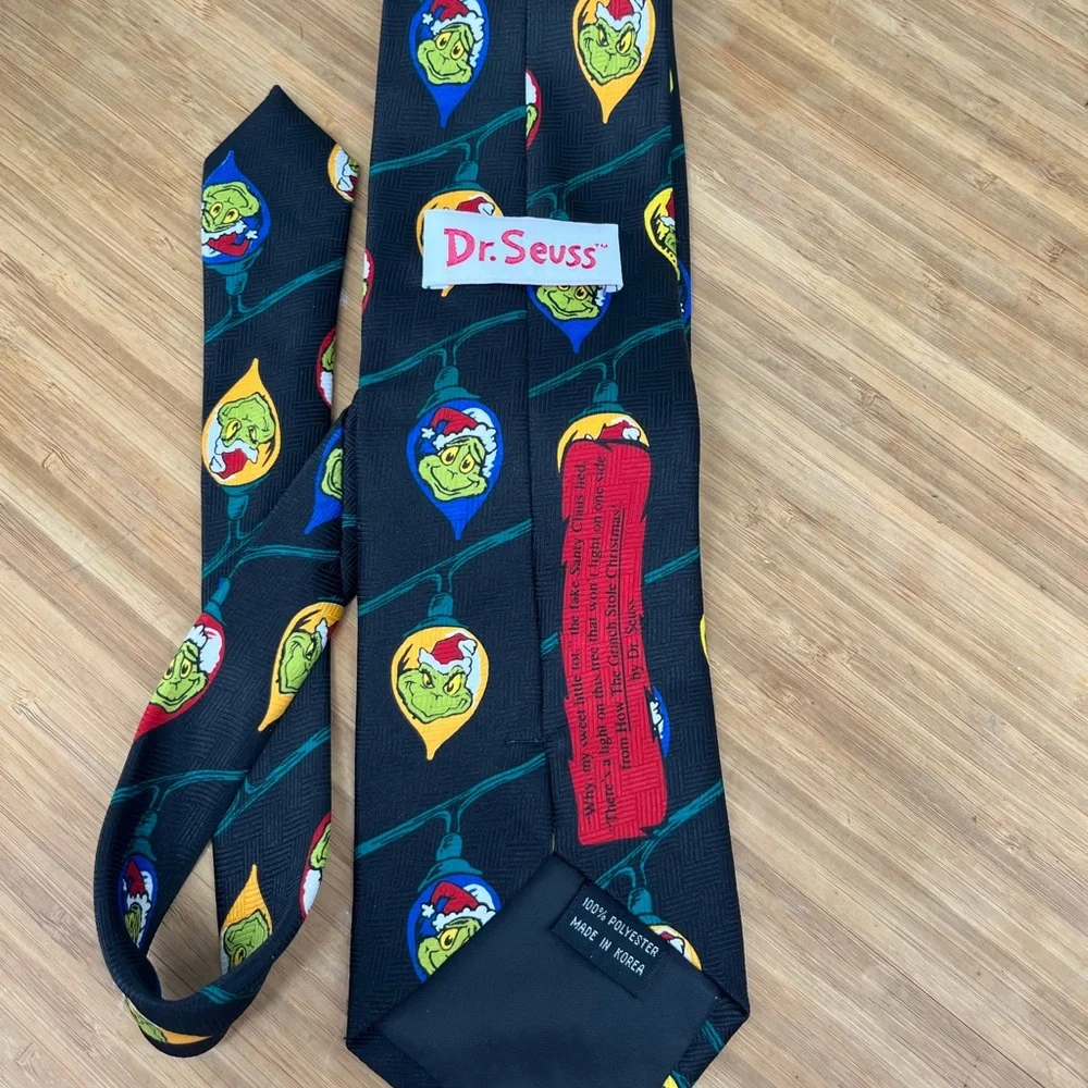 Vintage 90s Dr. Seuss The Grinch Christmas Theme Tie Necktie Holiday 58”‎ 3.5”
